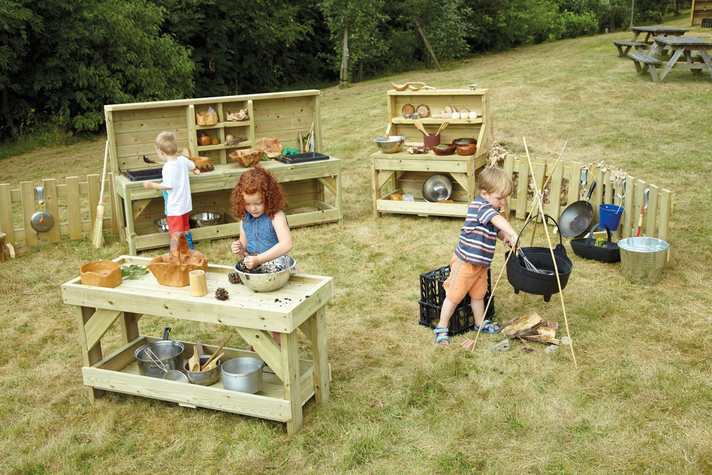 outdoor play - mud kitchen