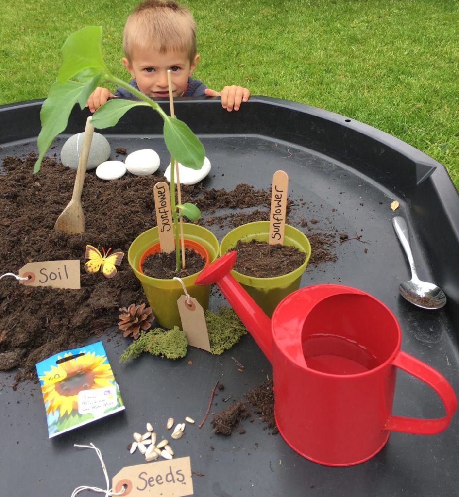 Pirate play in the Tuff Tray – Lottie Makes