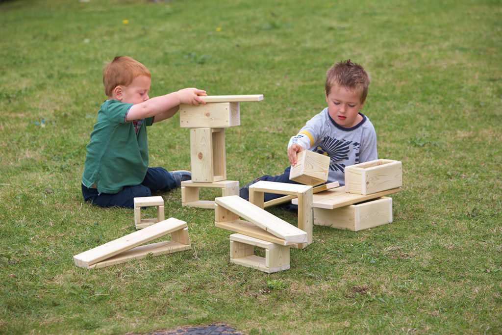 Giant outdoor hollow blocks