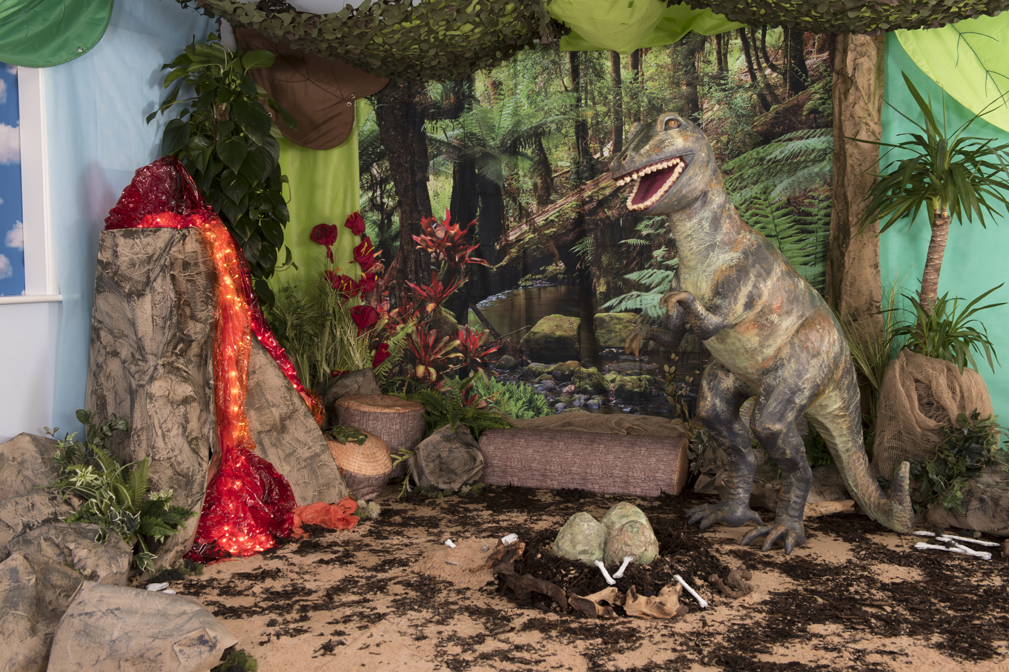 Dinosaur immersive environment