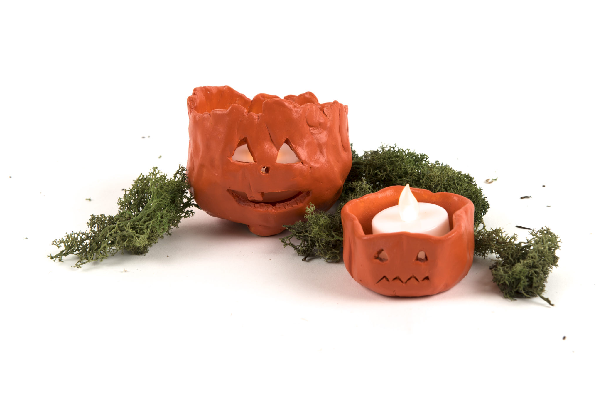 How to make a pumpkin clay lantern.