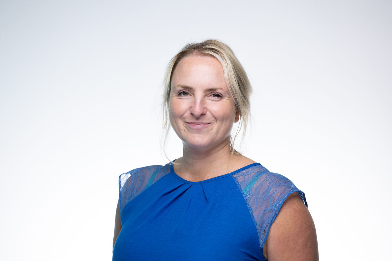 Dr Steph Ainsworth